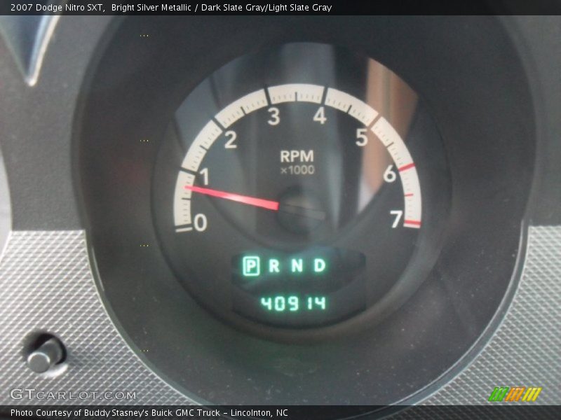 Bright Silver Metallic / Dark Slate Gray/Light Slate Gray 2007 Dodge Nitro SXT