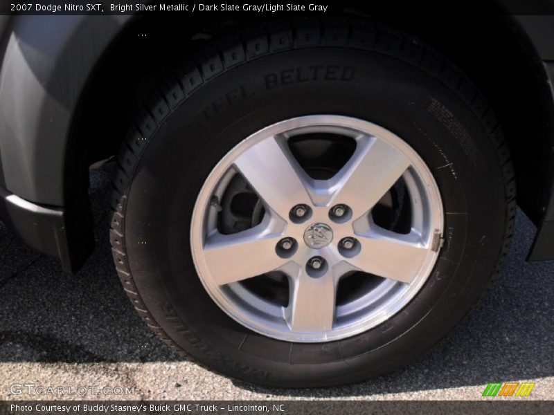 Bright Silver Metallic / Dark Slate Gray/Light Slate Gray 2007 Dodge Nitro SXT
