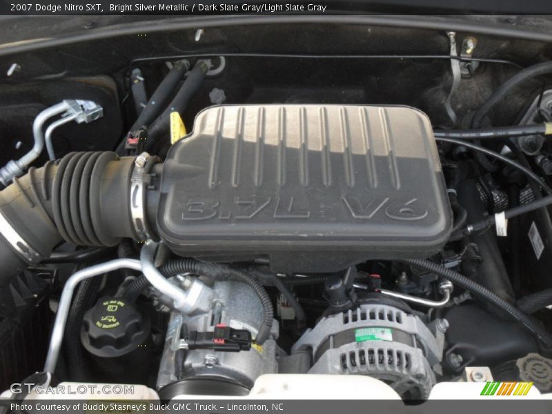 Bright Silver Metallic / Dark Slate Gray/Light Slate Gray 2007 Dodge Nitro SXT