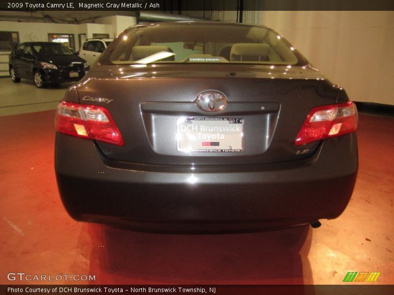 Magnetic Gray Metallic / Ash 2009 Toyota Camry LE