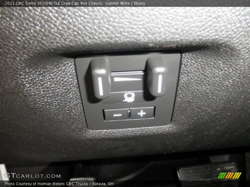 Summit White / Ebony 2011 GMC Sierra 3500HD SLE Crew Cab 4x4 Chassis