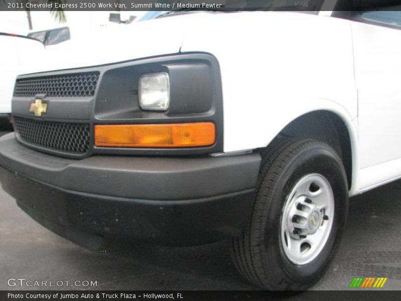 Summit White / Medium Pewter 2011 Chevrolet Express 2500 Work Van
