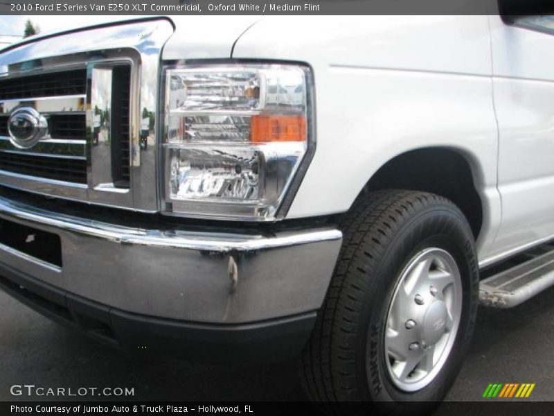 Oxford White / Medium Flint 2010 Ford E Series Van E250 XLT Commericial