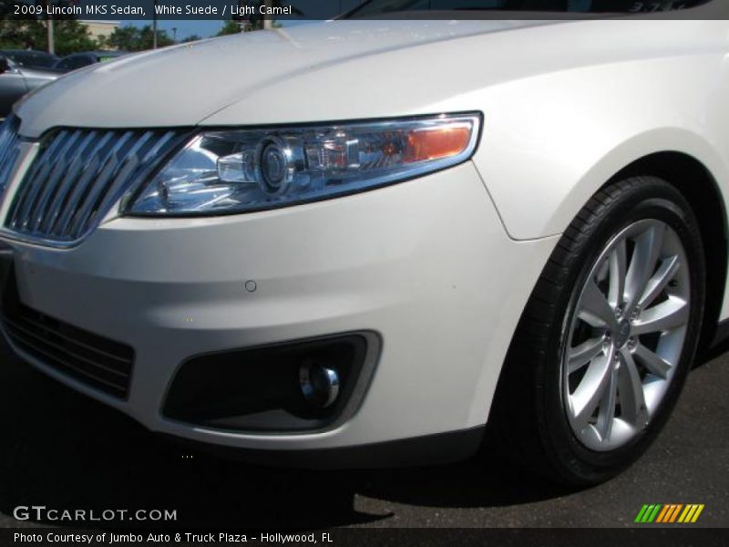White Suede / Light Camel 2009 Lincoln MKS Sedan