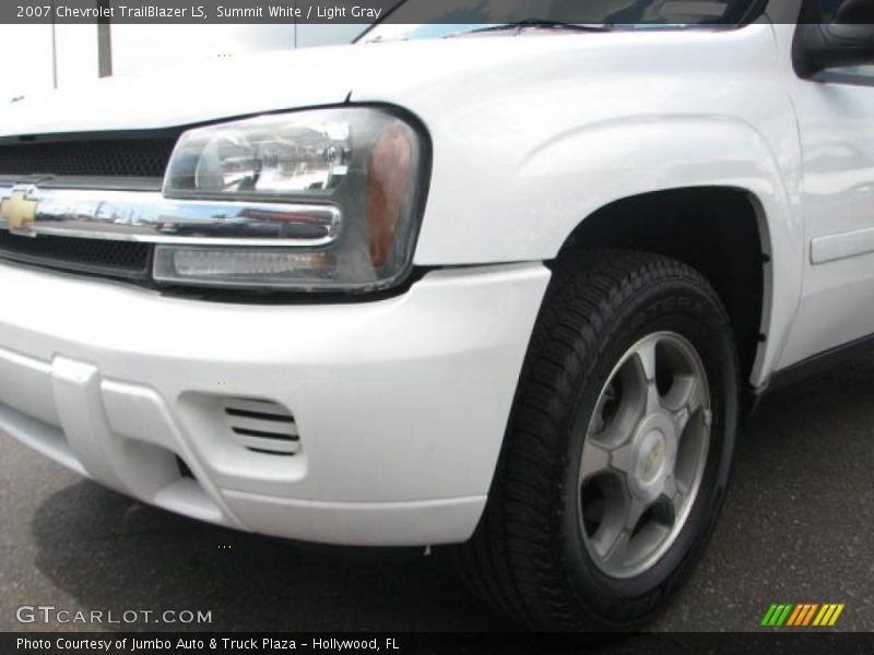 Summit White / Light Gray 2007 Chevrolet TrailBlazer LS