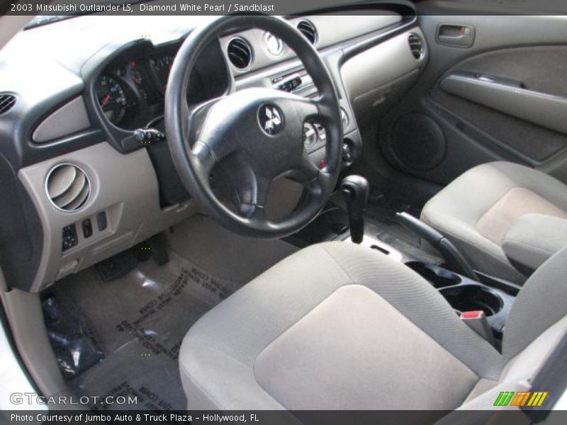 Diamond White Pearl / Sandblast 2003 Mitsubishi Outlander LS