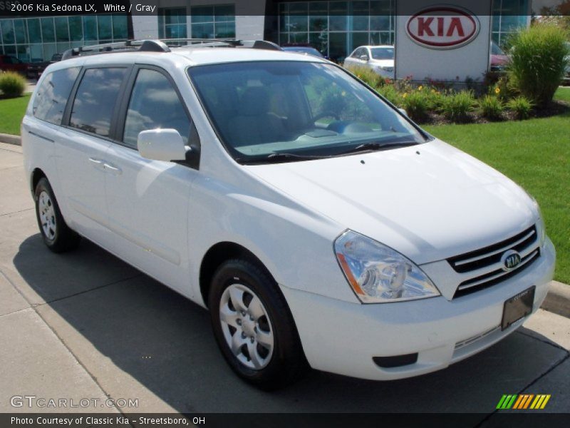 White / Gray 2006 Kia Sedona LX