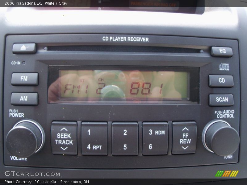 White / Gray 2006 Kia Sedona LX