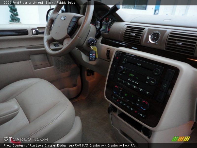 Black / Pebble Beige 2006 Ford Freestar Limited