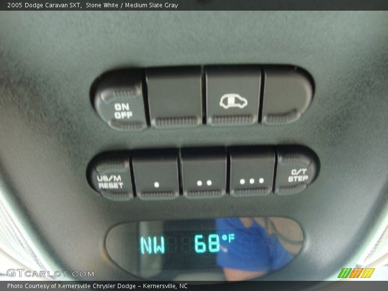 Controls of 2005 Caravan SXT