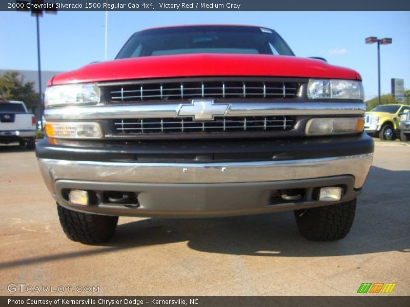 Victory Red / Medium Gray 2000 Chevrolet Silverado 1500 Regular Cab 4x4
