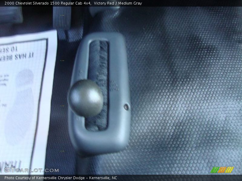 Victory Red / Medium Gray 2000 Chevrolet Silverado 1500 Regular Cab 4x4