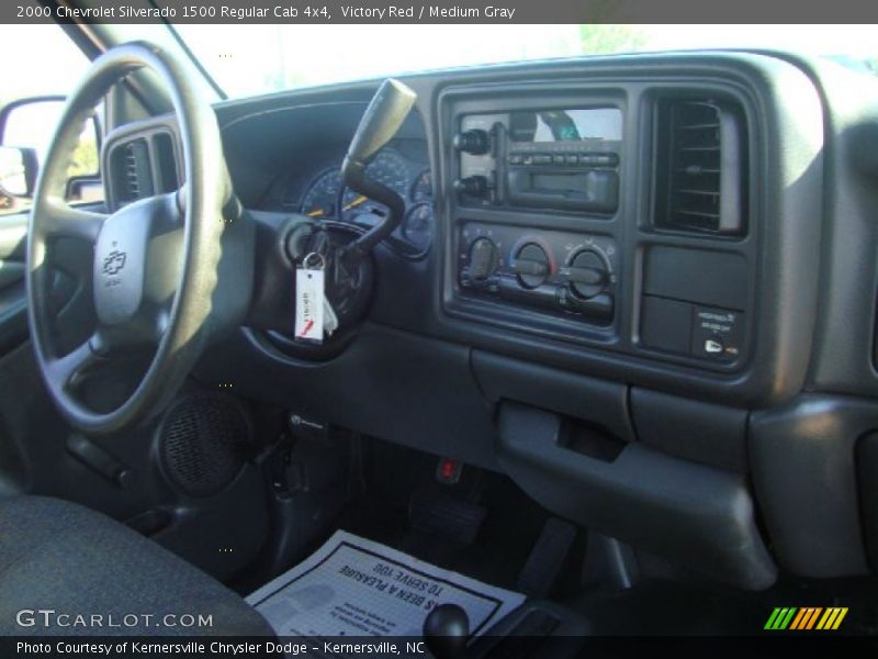 Victory Red / Medium Gray 2000 Chevrolet Silverado 1500 Regular Cab 4x4
