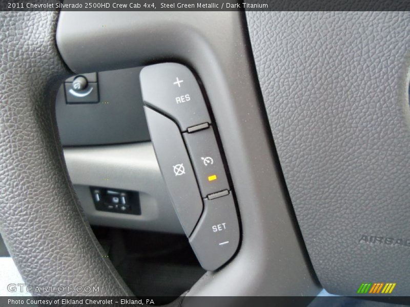 Controls of 2011 Silverado 2500HD Crew Cab 4x4