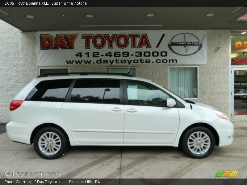 Super White / Stone 2009 Toyota Sienna XLE