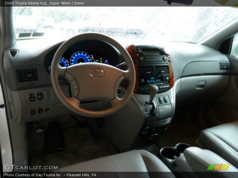 Super White / Stone 2009 Toyota Sienna XLE