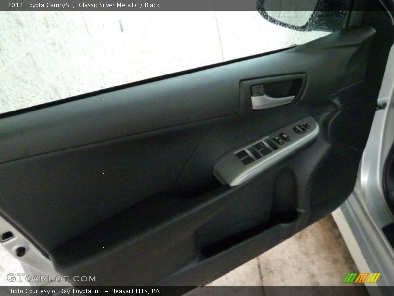 Classic Silver Metallic / Black 2012 Toyota Camry SE