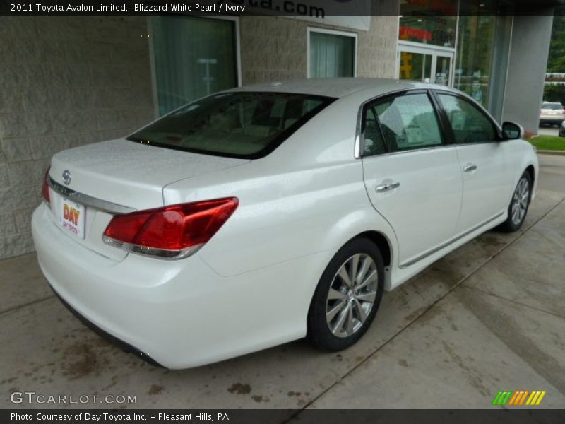 Blizzard White Pearl / Ivory 2011 Toyota Avalon Limited