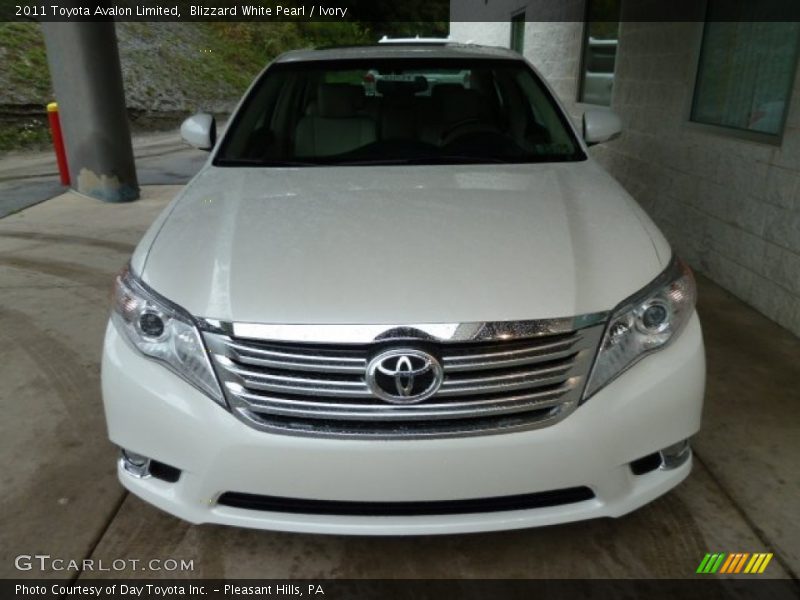 Blizzard White Pearl / Ivory 2011 Toyota Avalon Limited