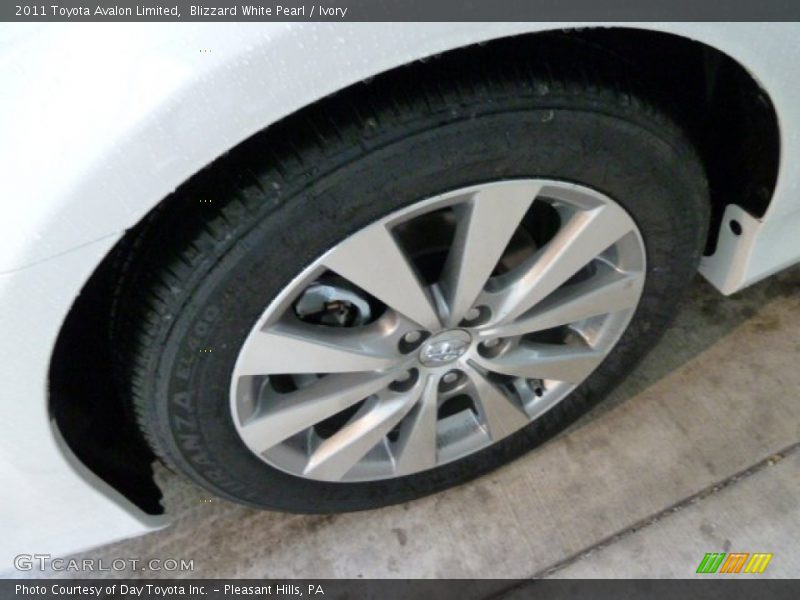 Blizzard White Pearl / Ivory 2011 Toyota Avalon Limited