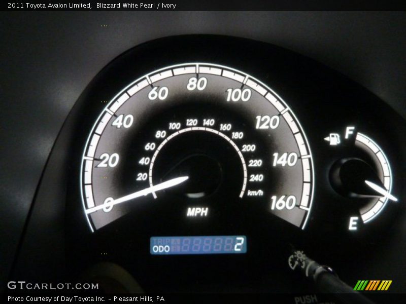 Blizzard White Pearl / Ivory 2011 Toyota Avalon Limited