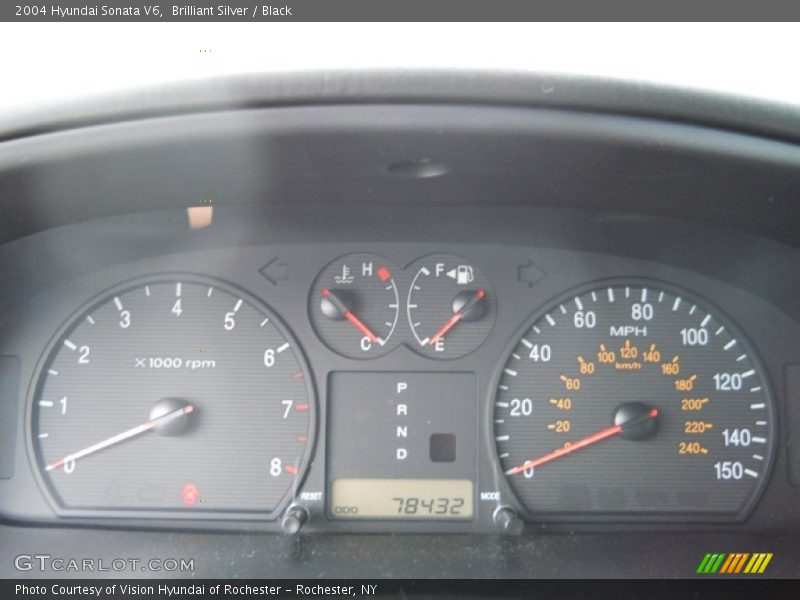 Brilliant Silver / Black 2004 Hyundai Sonata V6