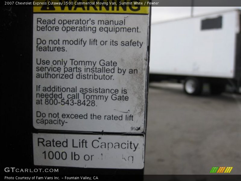 Summit White / Pewter 2007 Chevrolet Express Cutaway 3500 Commercial Moving Van