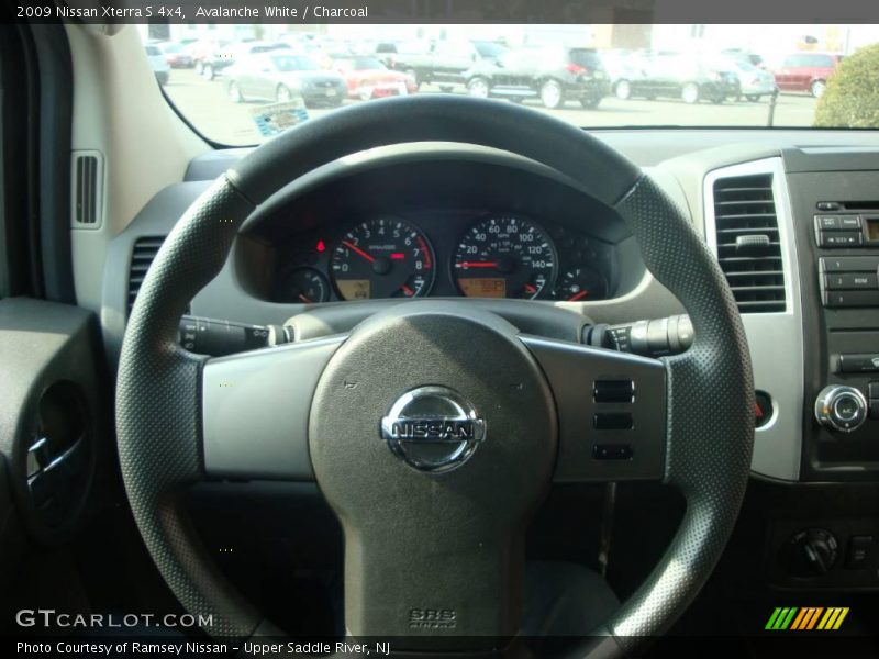 Avalanche White / Charcoal 2009 Nissan Xterra S 4x4