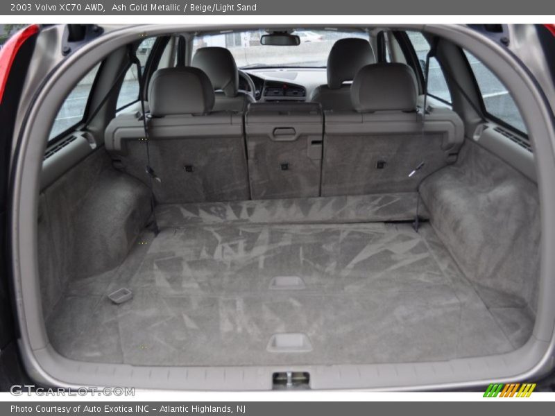  2003 XC70 AWD Trunk