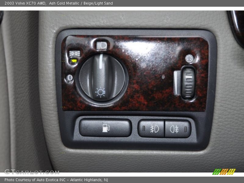 Ash Gold Metallic / Beige/Light Sand 2003 Volvo XC70 AWD