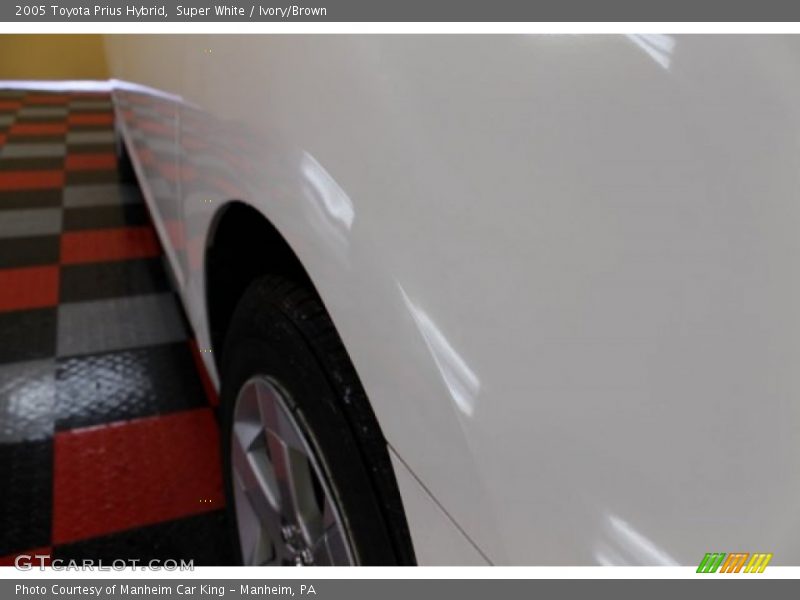 Super White / Ivory/Brown 2005 Toyota Prius Hybrid