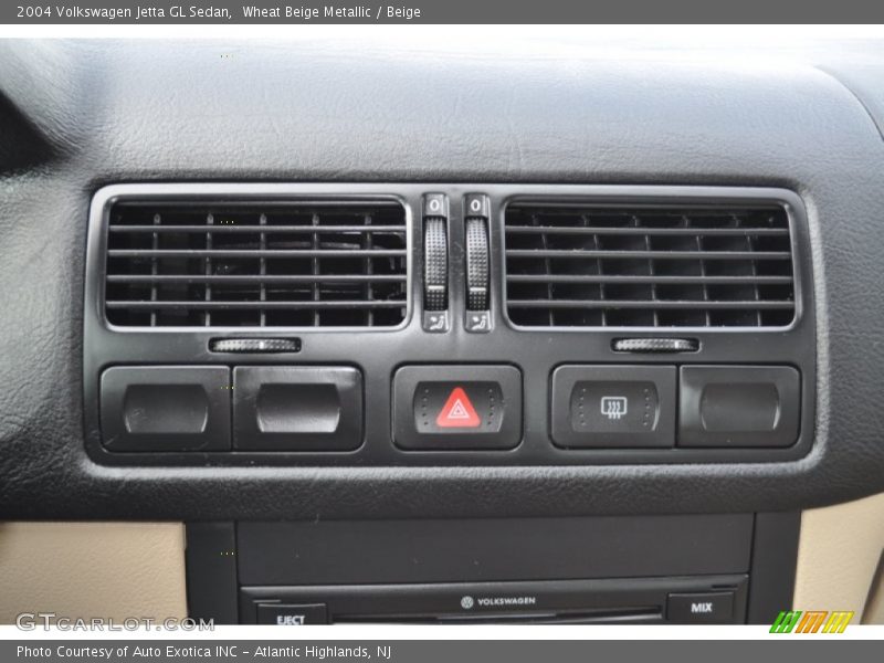 Wheat Beige Metallic / Beige 2004 Volkswagen Jetta GL Sedan
