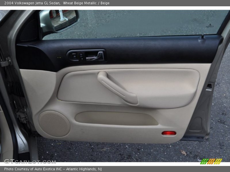 Door Panel of 2004 Jetta GL Sedan