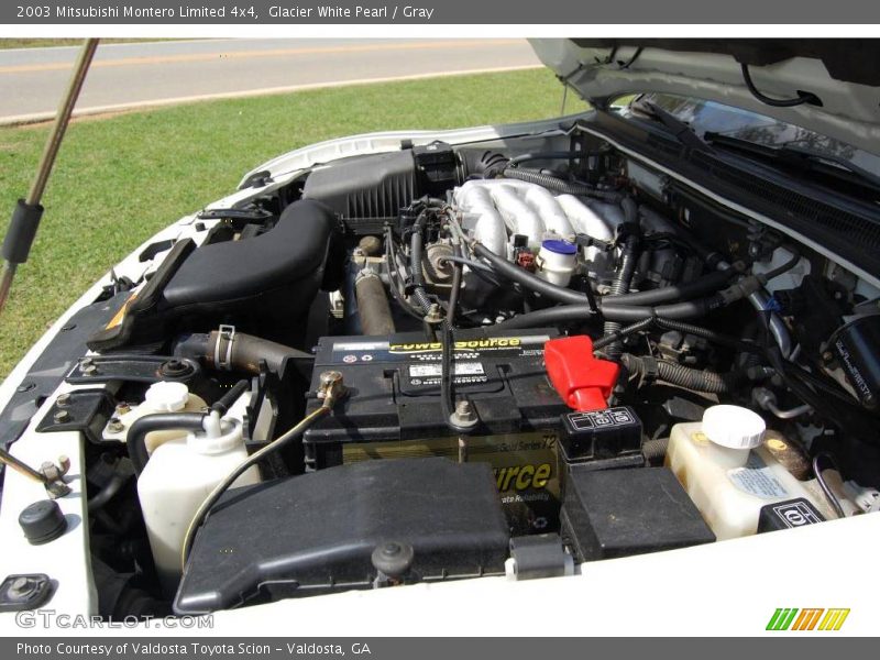 Glacier White Pearl / Gray 2003 Mitsubishi Montero Limited 4x4