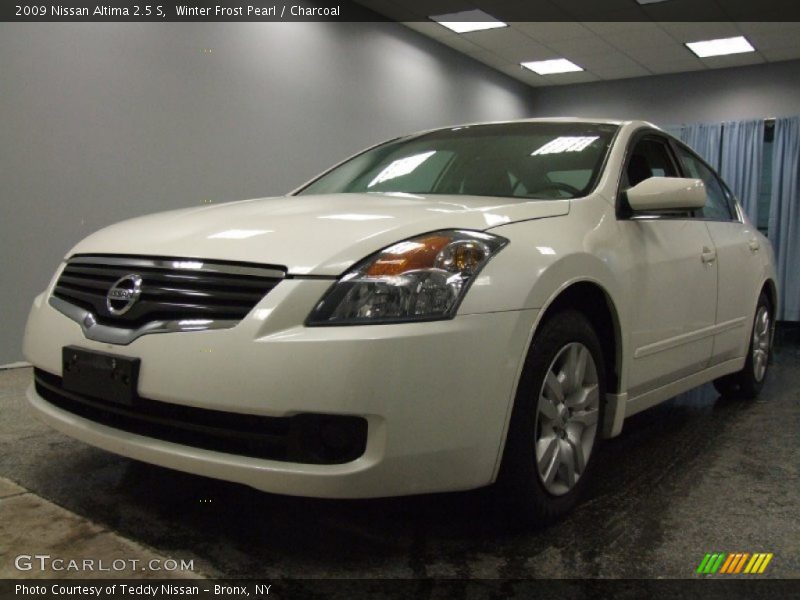 Winter Frost Pearl / Charcoal 2009 Nissan Altima 2.5 S