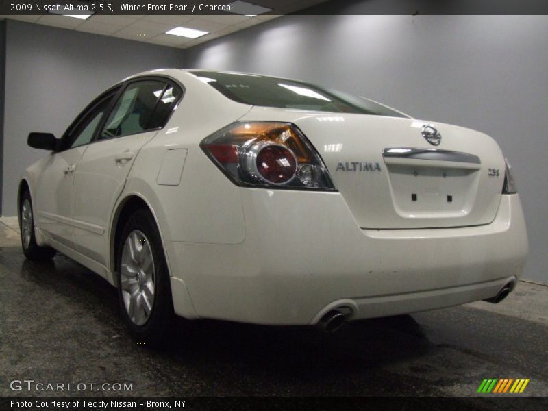 Winter Frost Pearl / Charcoal 2009 Nissan Altima 2.5 S