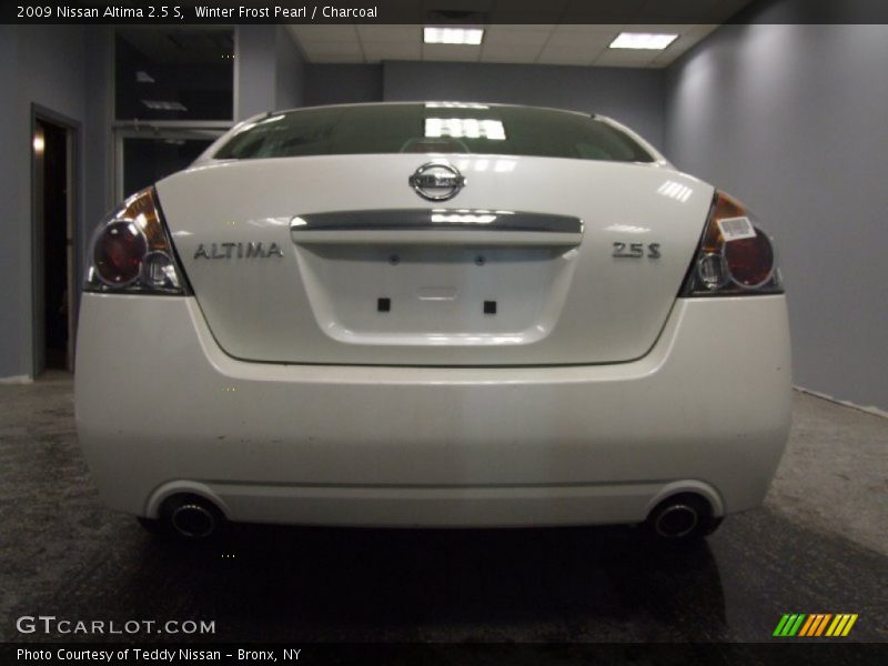 Winter Frost Pearl / Charcoal 2009 Nissan Altima 2.5 S