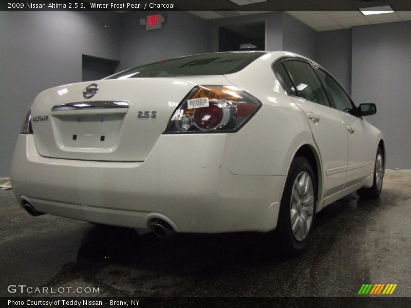 Winter Frost Pearl / Charcoal 2009 Nissan Altima 2.5 S