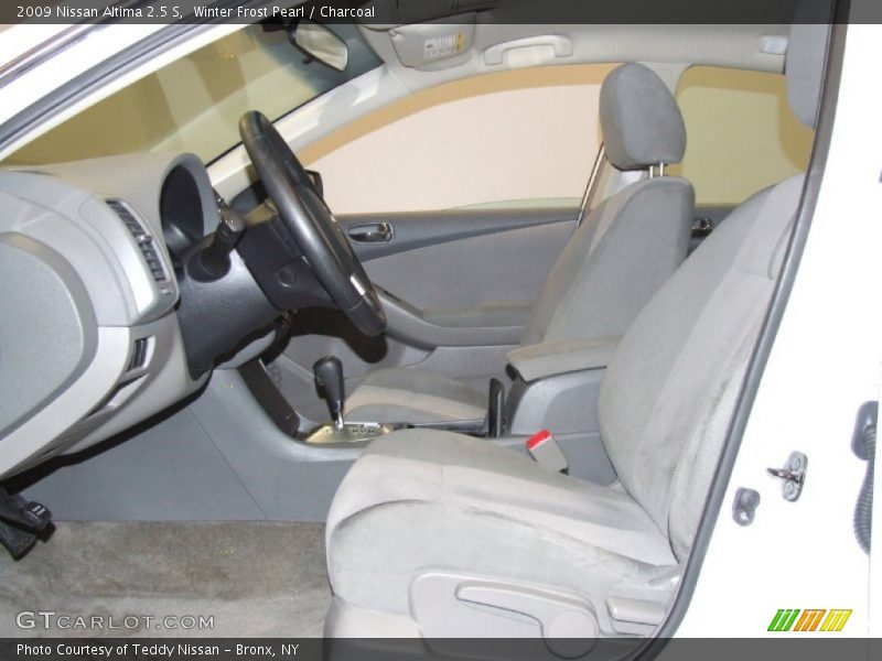 Winter Frost Pearl / Charcoal 2009 Nissan Altima 2.5 S