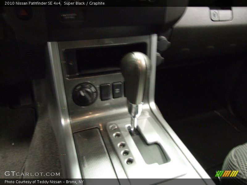 Super Black / Graphite 2010 Nissan Pathfinder SE 4x4