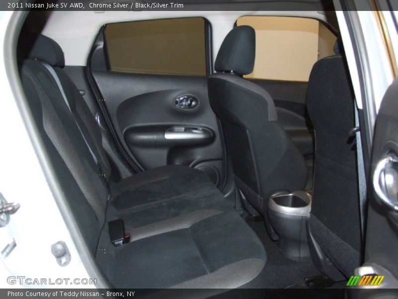 Chrome Silver / Black/Silver Trim 2011 Nissan Juke SV AWD