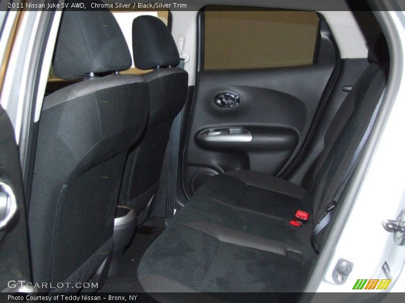 Chrome Silver / Black/Silver Trim 2011 Nissan Juke SV AWD