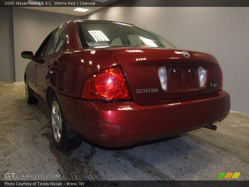 Inferno Red / Charcoal 2005 Nissan Sentra 1.8 S