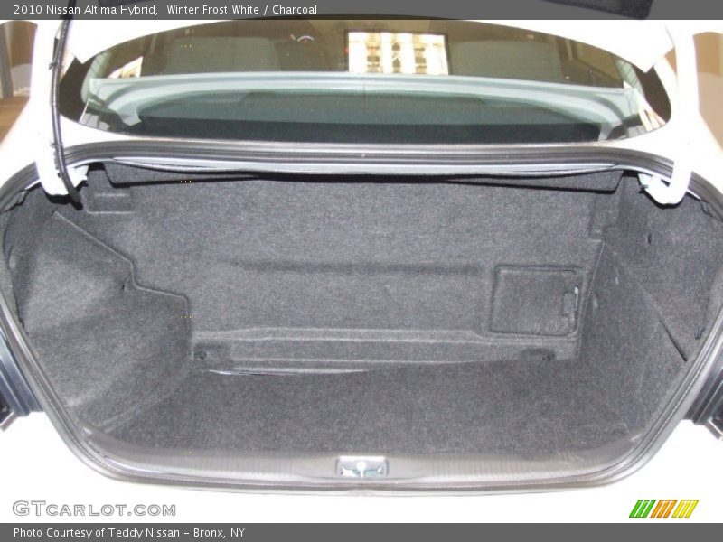  2010 Altima Hybrid Trunk