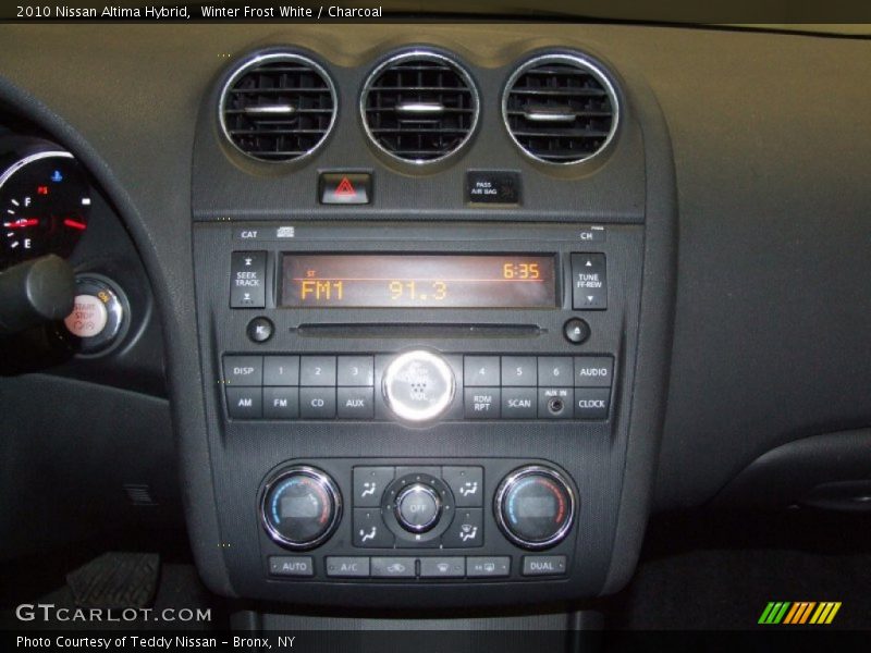 Audio System of 2010 Altima Hybrid