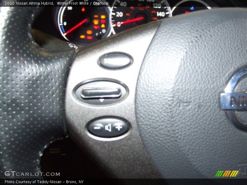 Controls of 2010 Altima Hybrid