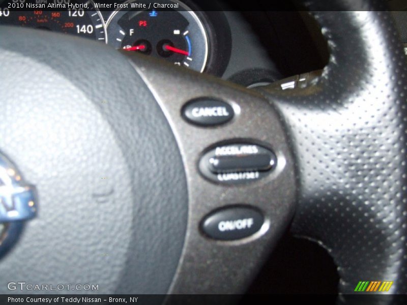 Controls of 2010 Altima Hybrid