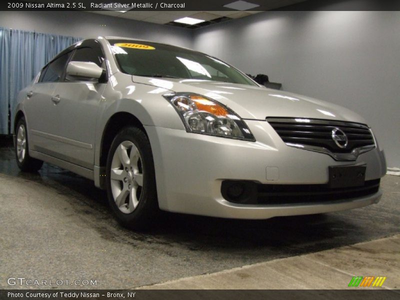 Radiant Silver Metallic / Charcoal 2009 Nissan Altima 2.5 SL