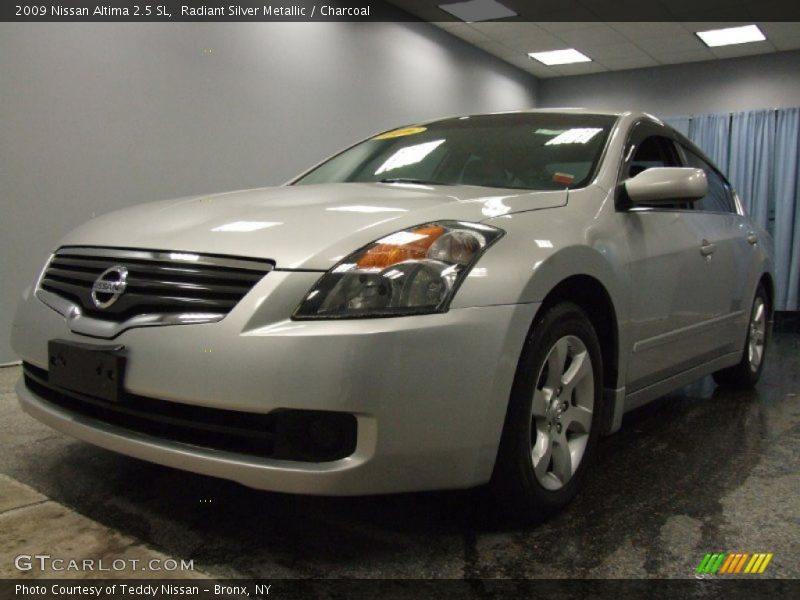 Radiant Silver Metallic / Charcoal 2009 Nissan Altima 2.5 SL
