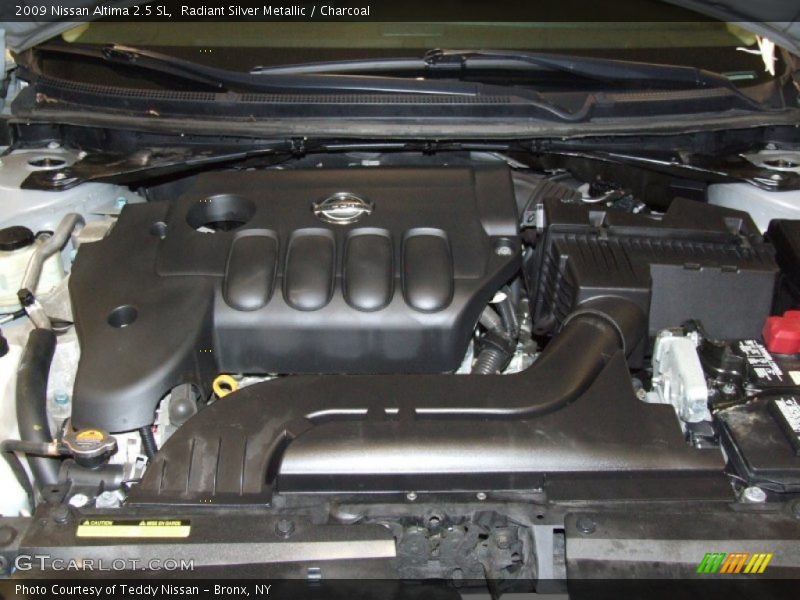 Radiant Silver Metallic / Charcoal 2009 Nissan Altima 2.5 SL
